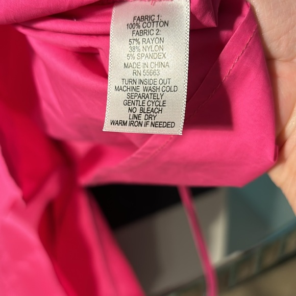 Nicole Miller, New York size medium. NWT. Hot pink dress. Side pockets and belt - Picture 10 of 10